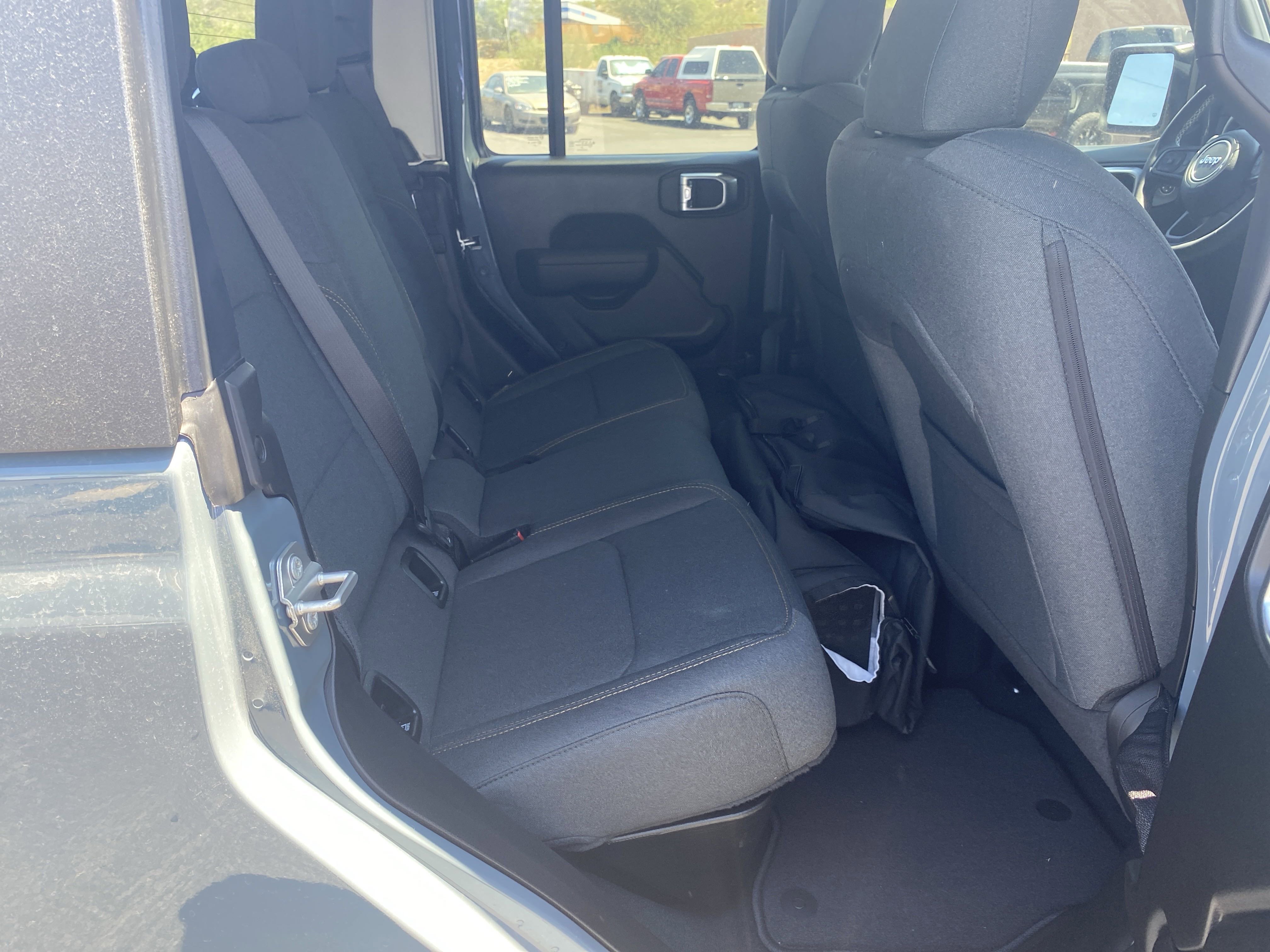New 2025 Jeep Gladiator Sport image 21