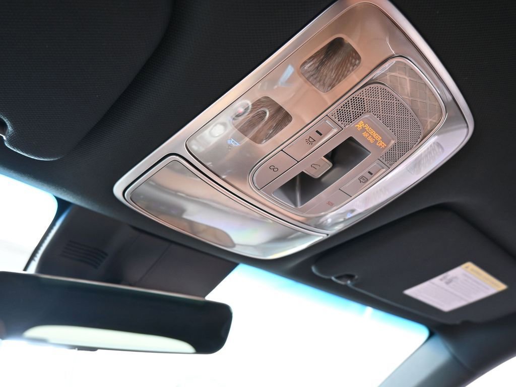 Used 2022 Genesis GV70 2.5T w/ Advanced Package image 29