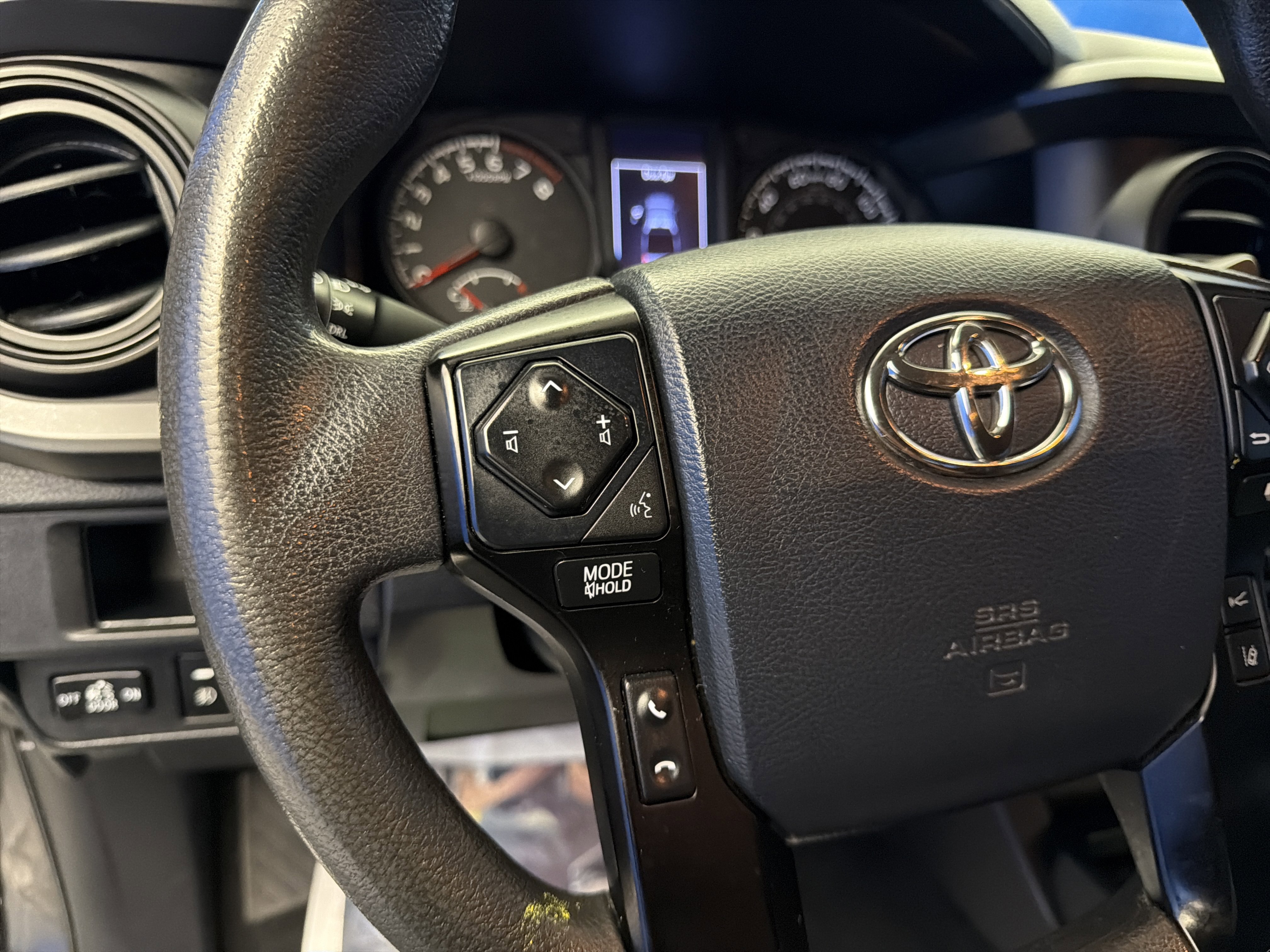 Used 2018 Toyota Tacoma SR w/ SR Convenience Package AWD/4WD image 15
