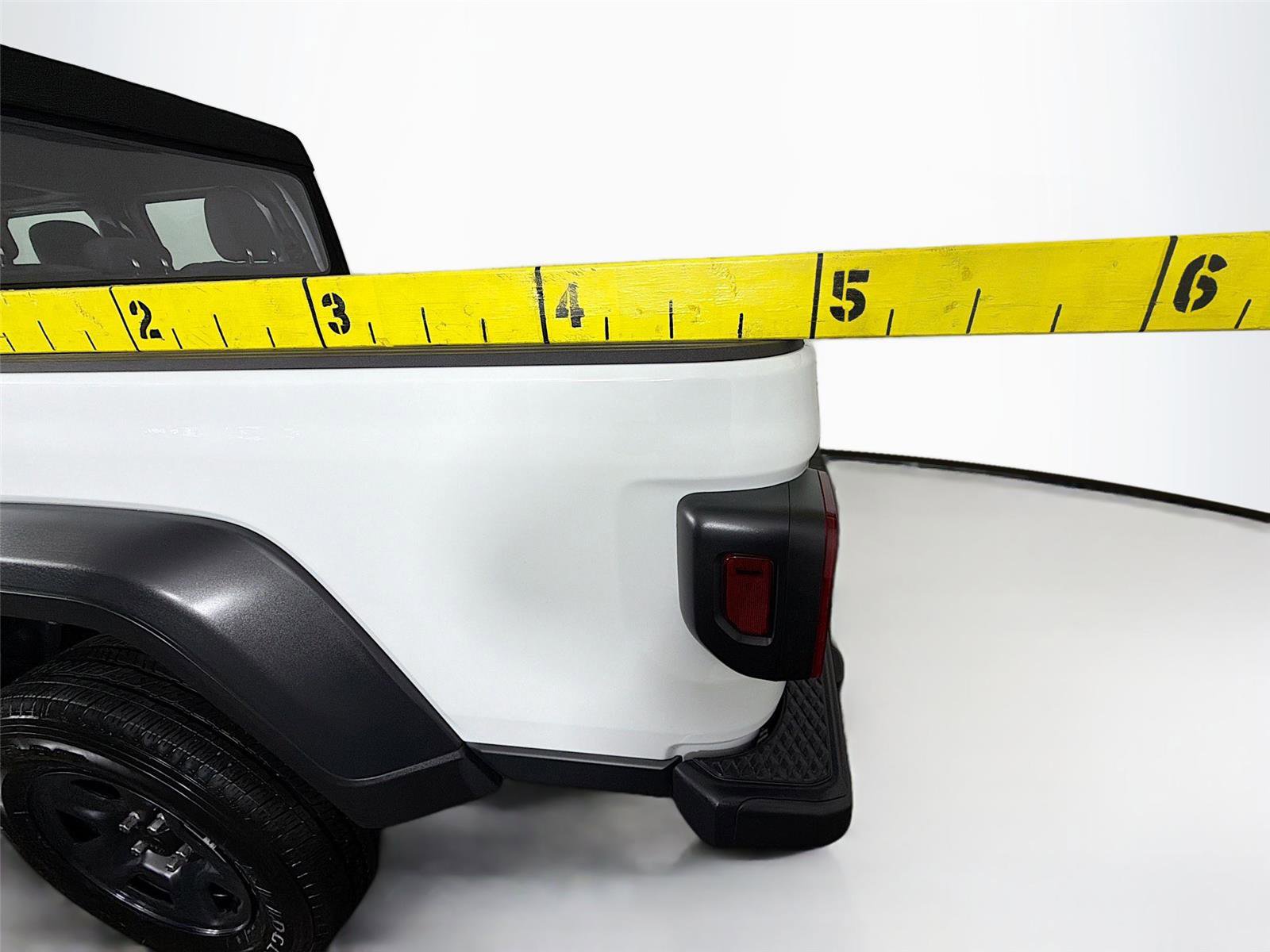 Used 2024 Jeep Gladiator Sport AWD/4WD image 32