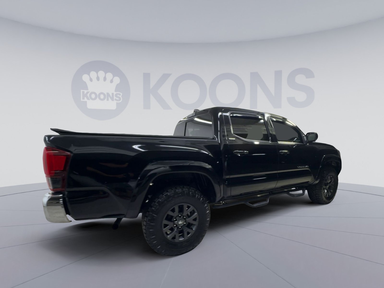 Used 2021 Toyota Tacoma SR5 RWD image 5