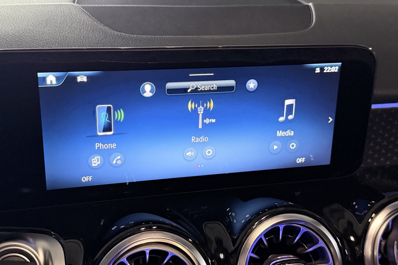New 2025 Mercedes-Benz GLB 250 4MATIC image 17