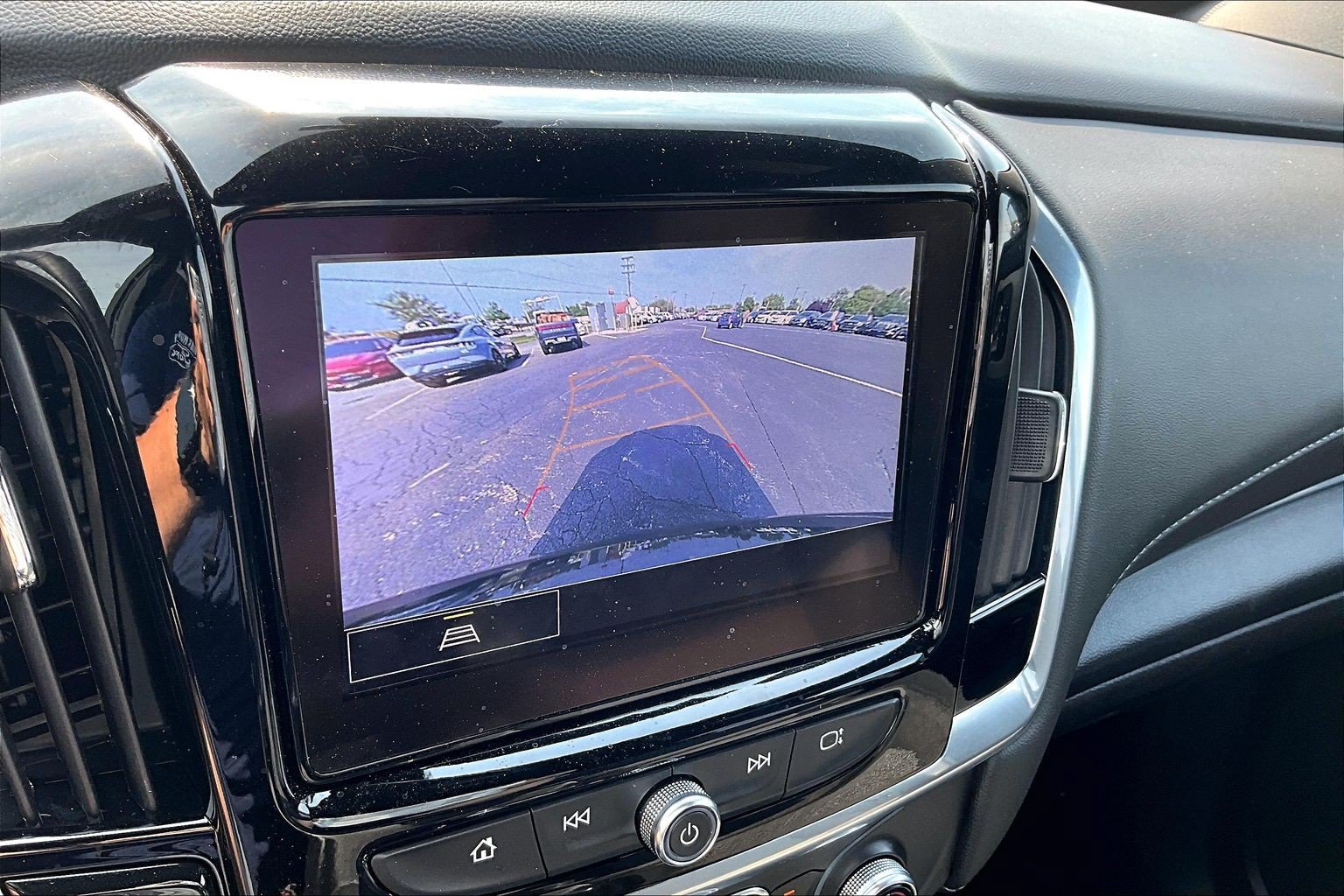 Used 2023 Chevrolet Traverse LT AWD/4WD image 30