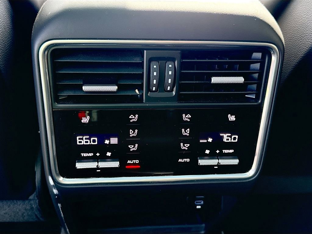 Used 2023 Porsche Cayenne image 26