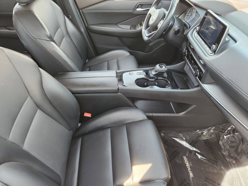 Used 2023 Nissan Rogue SV w/ SV Premium B Package FWD image 10