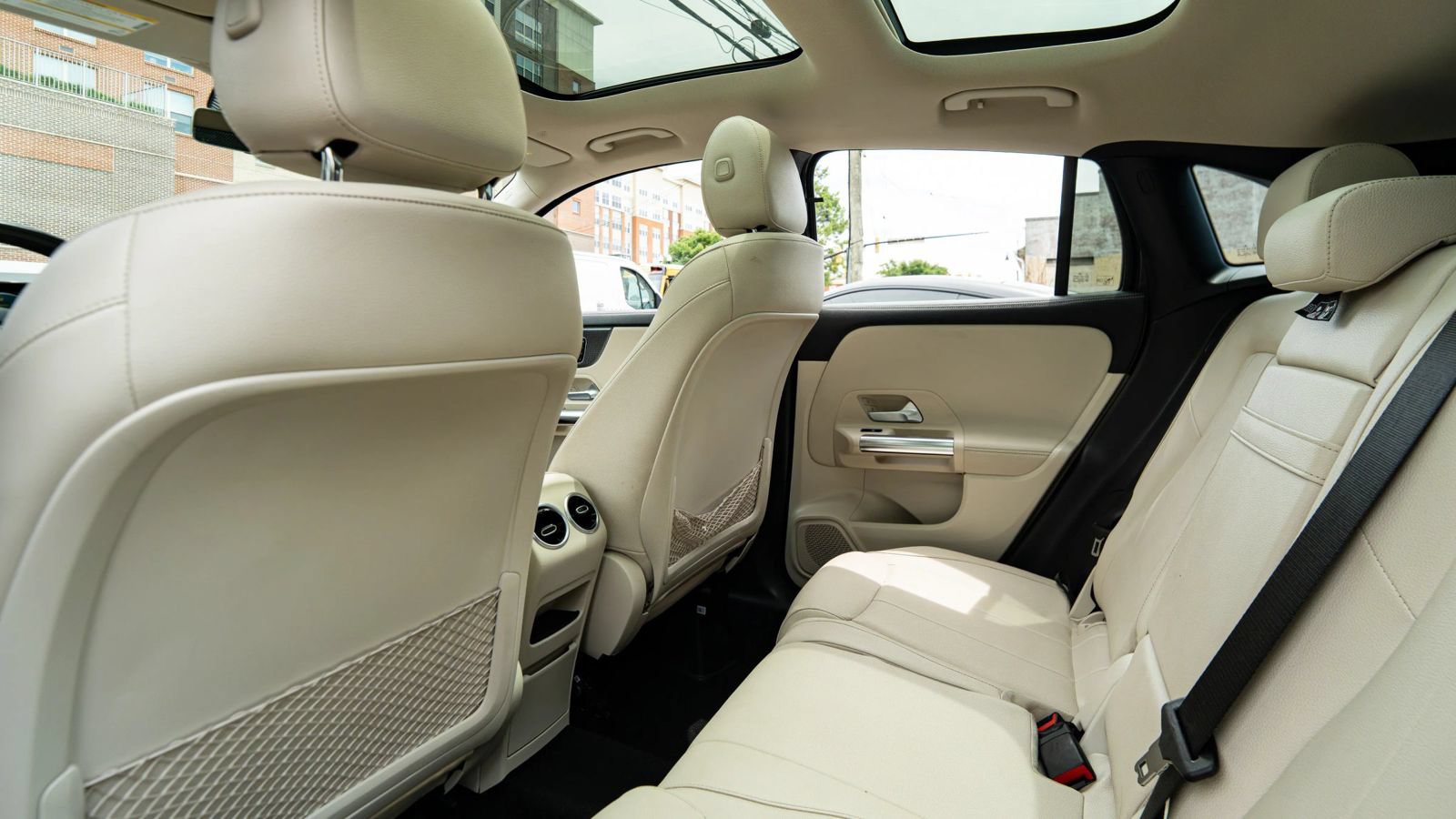 Used 2022 Mercedes-Benz GLA 250 4MATIC w/ Premium Package Lite image 27
