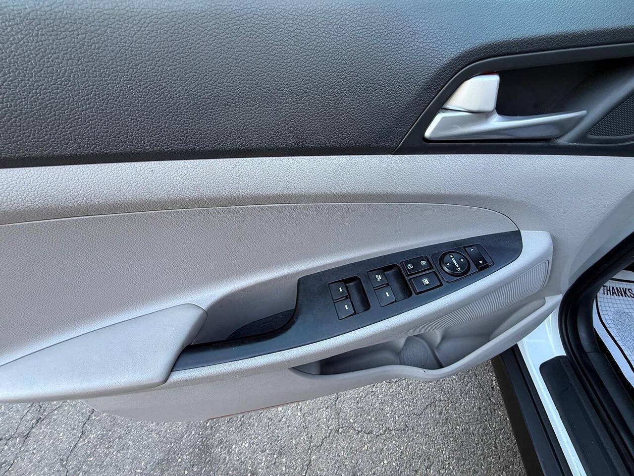 Used 2019 Hyundai Tucson Value AWD/4WD image 17