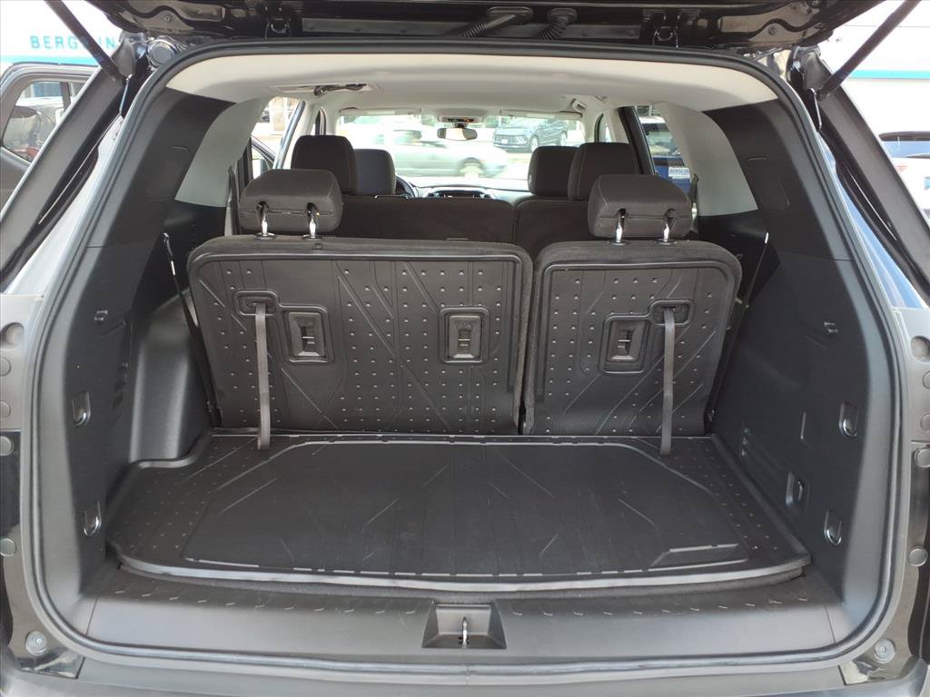 Used 2021 Chevrolet Traverse LS AWD/4WD image 15