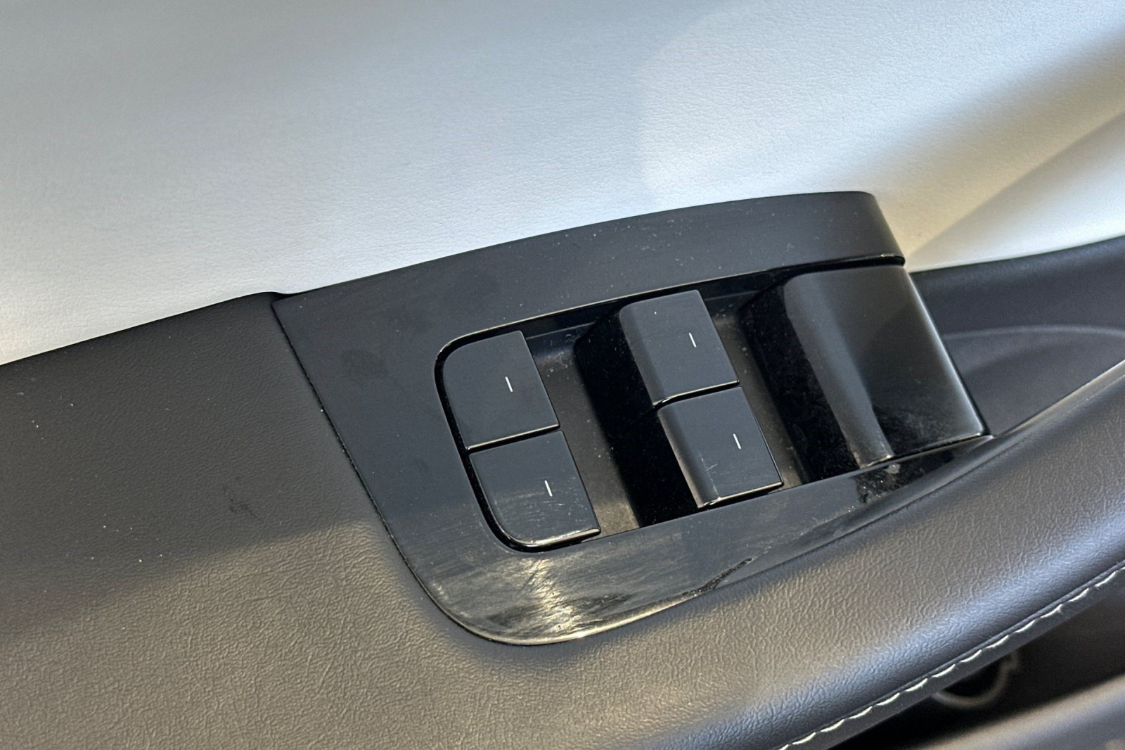 Used 2018 Tesla Model 3 Long Range AWD/4WD image 13