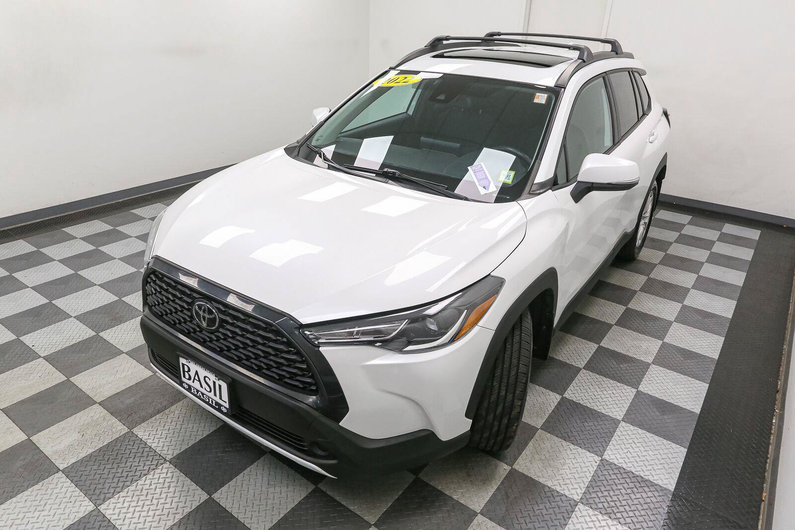 Used 2022 Toyota Corolla Cross LE w/ Moonroof Package AWD/4WD image 6