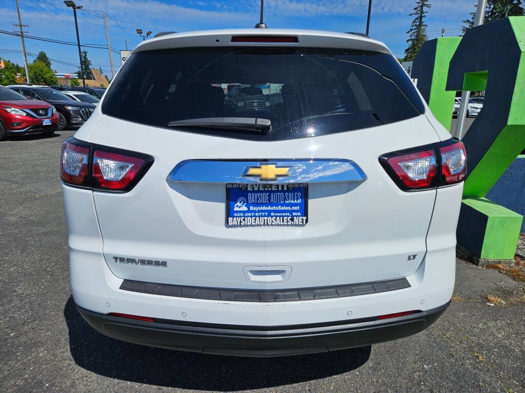 Used 2017 Chevrolet Traverse LT FWD image 4