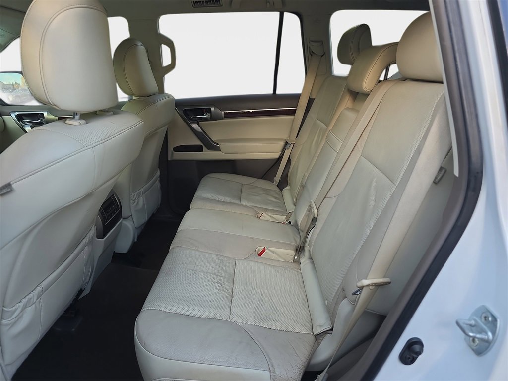 Used 2015 Lexus GX 460 image 15