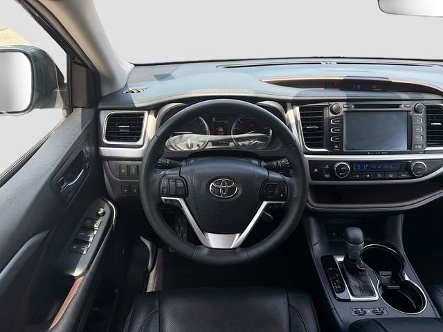 Used 2019 Toyota Highlander Limited Platinum AWD/4WD image 17