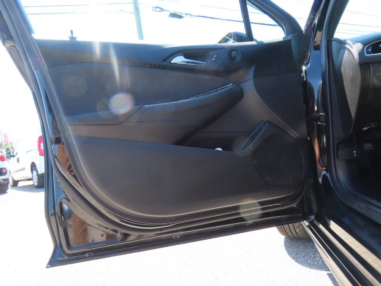 Used 2019 Chevrolet Cruze LT w/ RS Package FWD image 35