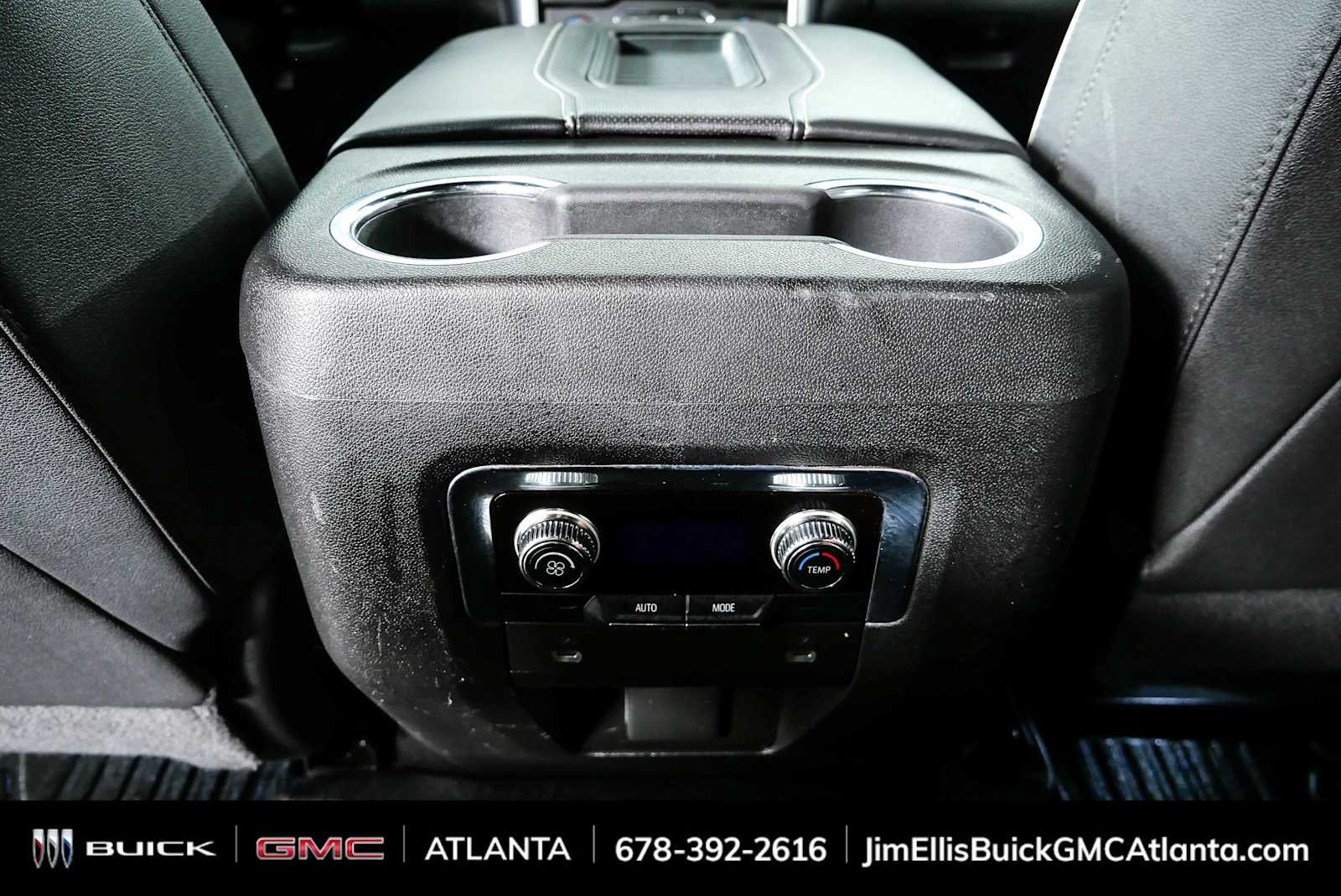Used 2023 GMC Yukon XL SLT AWD/4WD image 40
