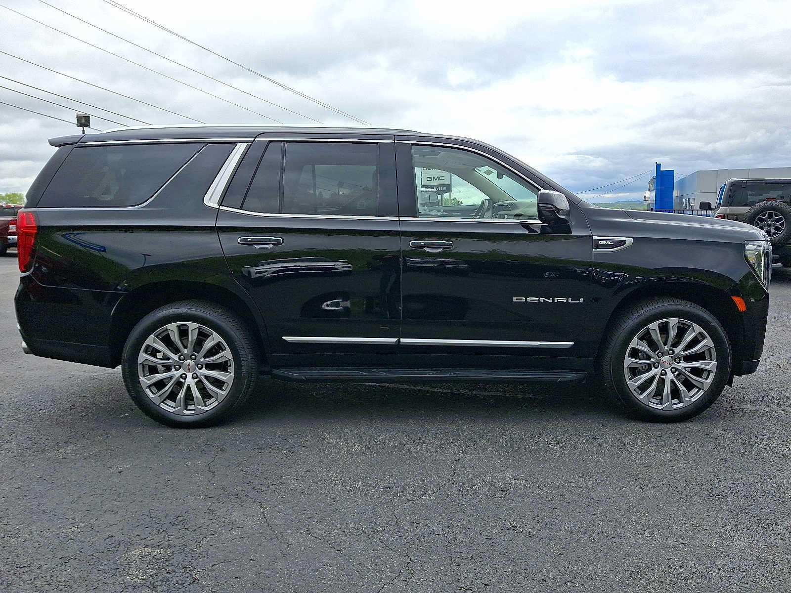 Used 2023 GMC Yukon Denali w/ Max Trailering Package AWD/4WD image 8