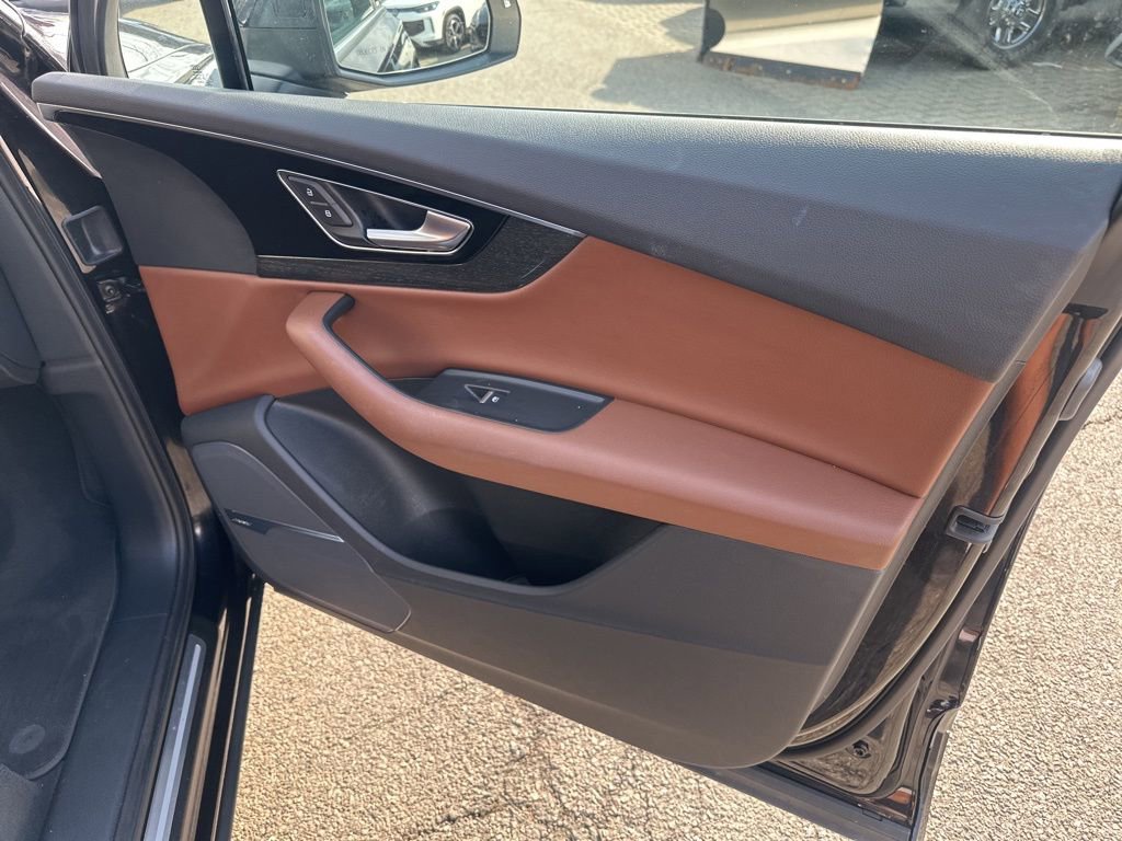 Used 2018 Audi Q7 3.0T Premium Plus w/ Premium Plus Package image 36