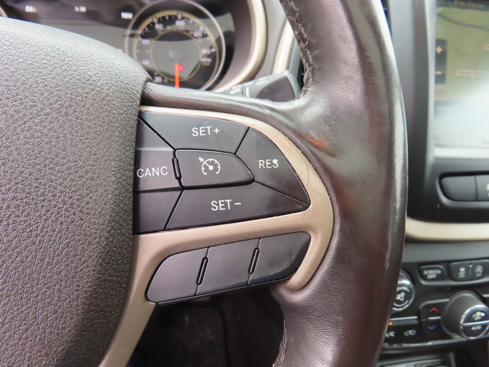 Used 2016 Jeep Cherokee Trailhawk w/ Comfort/Convenience Group image 20