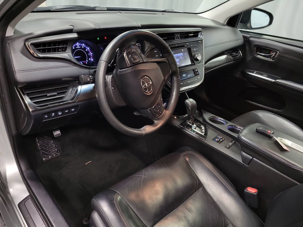 Used 2018 Toyota Avalon Limited w/ All Weather Liner Package FWD image 16