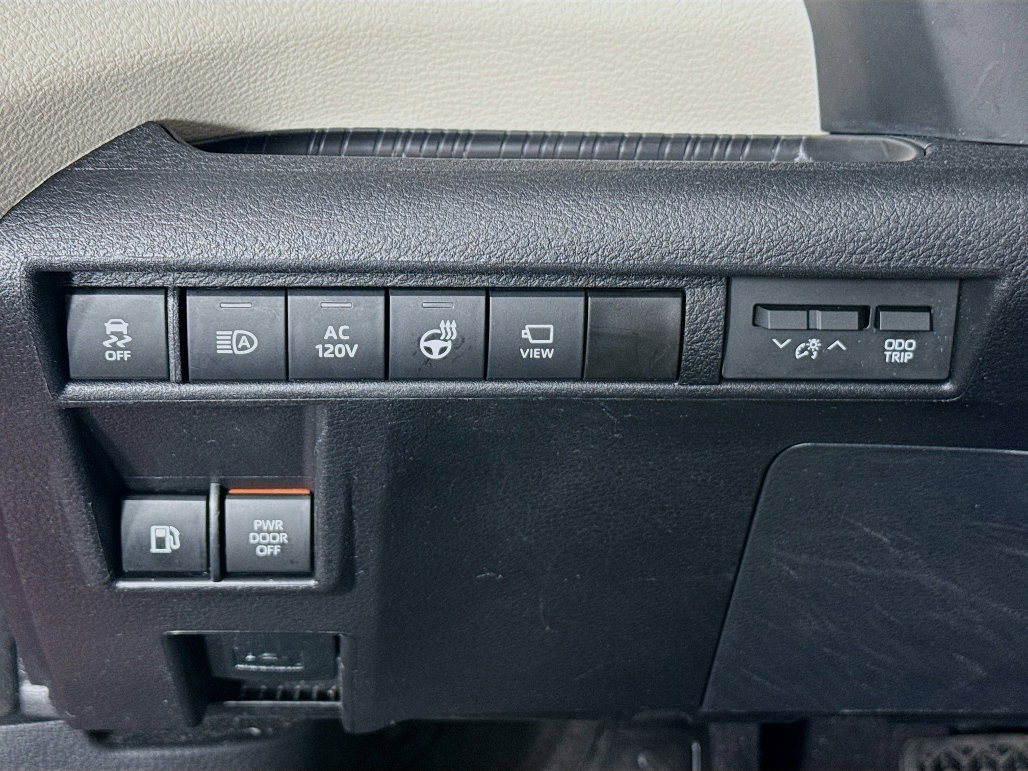 Certified 2023 Toyota Sienna Platinum AWD/4WD image 11