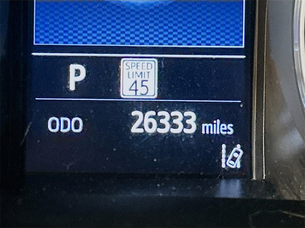 Used 2021 Toyota C-HR LE image 10