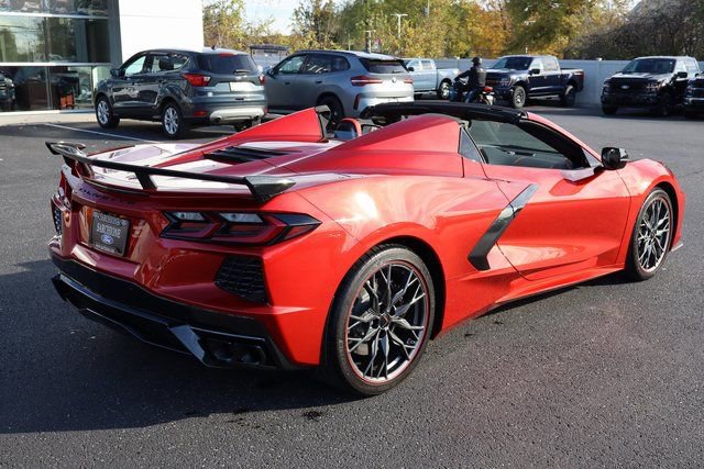Used 2025 Chevrolet Corvette Stingray Preferred Conv w/ Z51 Performance Package image 3
