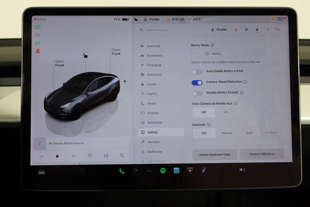 Used 2022 Tesla Model Y Long Range image 32