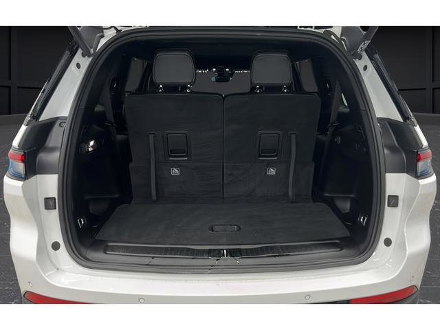 Used 2024 Jeep Grand Cherokee L Limited w/ Black Appearance Package image 38