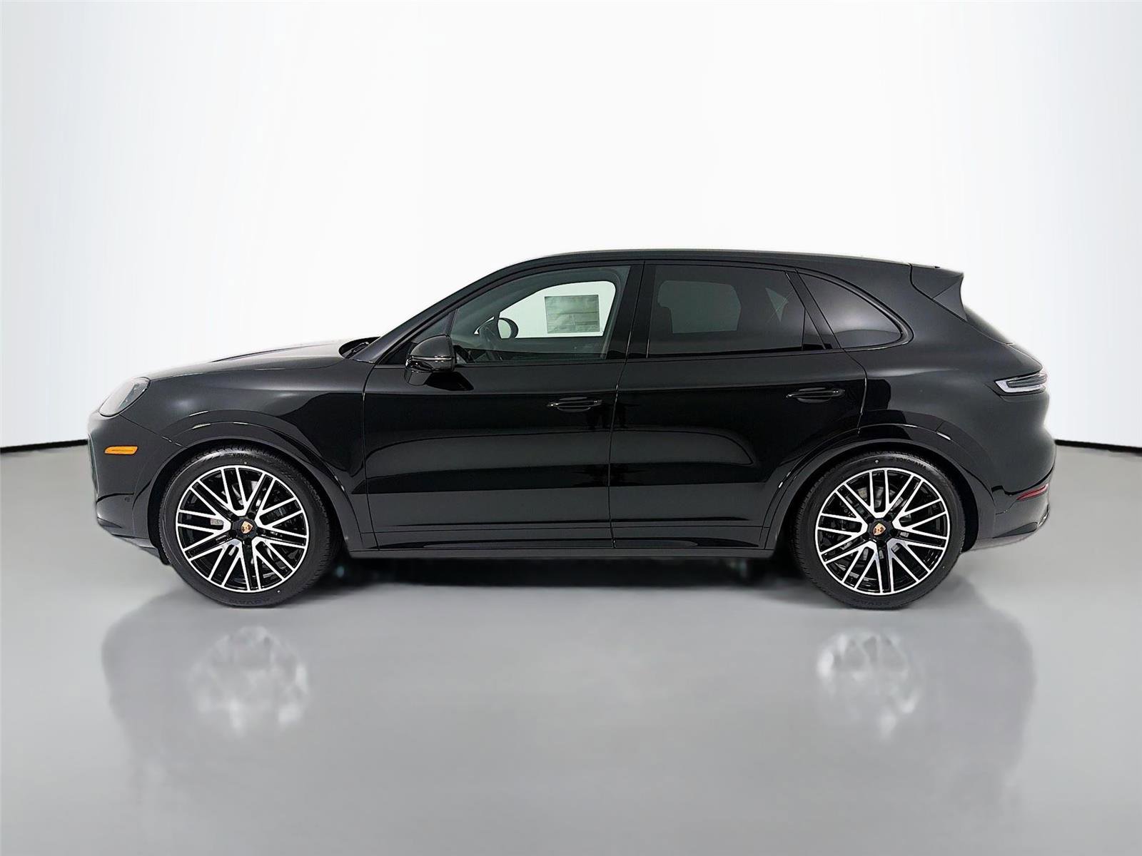 New 2026 Porsche Cayenne GTS image 2