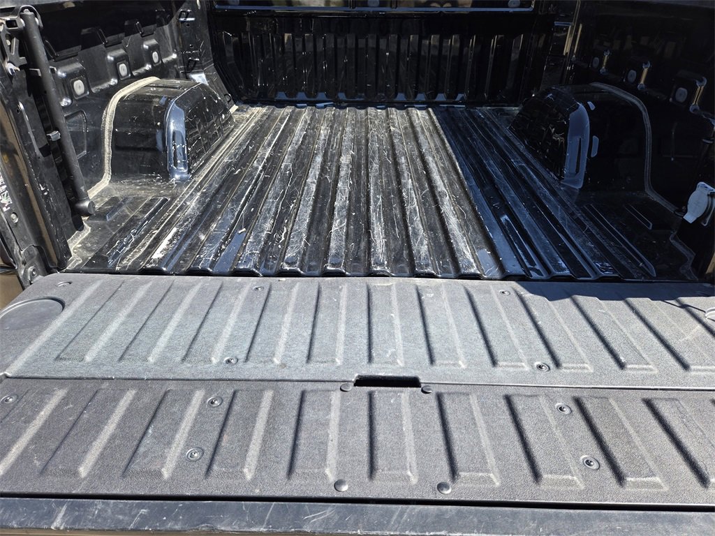 Used 2024 GMC Sierra 1500 SLT image 32