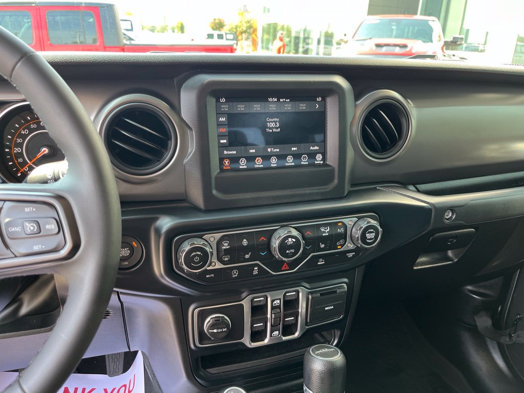 Used 2023 Jeep Gladiator Sport AWD/4WD image 10