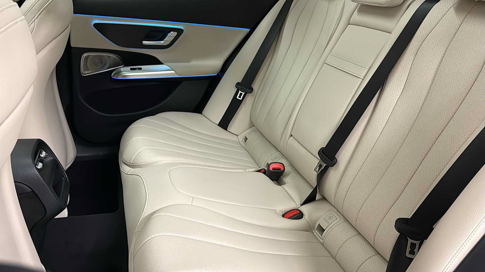 New 2027 Mercedes-Benz E 350 4MATIC Sedan image 31