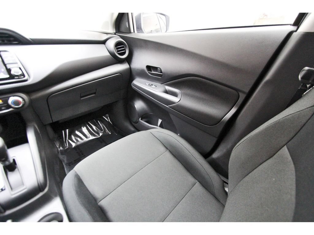 Used 2025 Nissan Kicks Play S FWD image 8