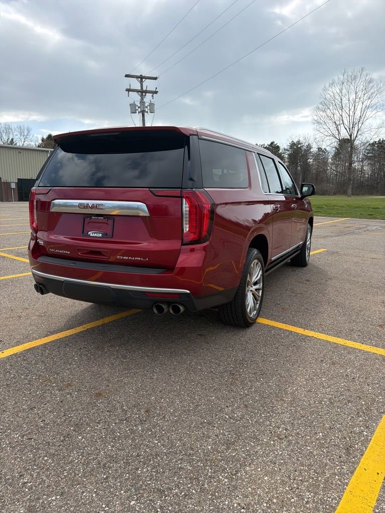 Used 2023 GMC Yukon XL Denali image 5