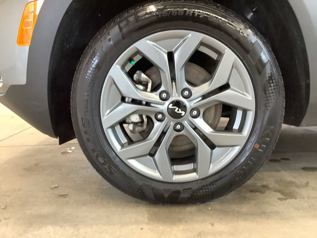 Certified 2025 Kia Seltos LX AWD/4WD image 23