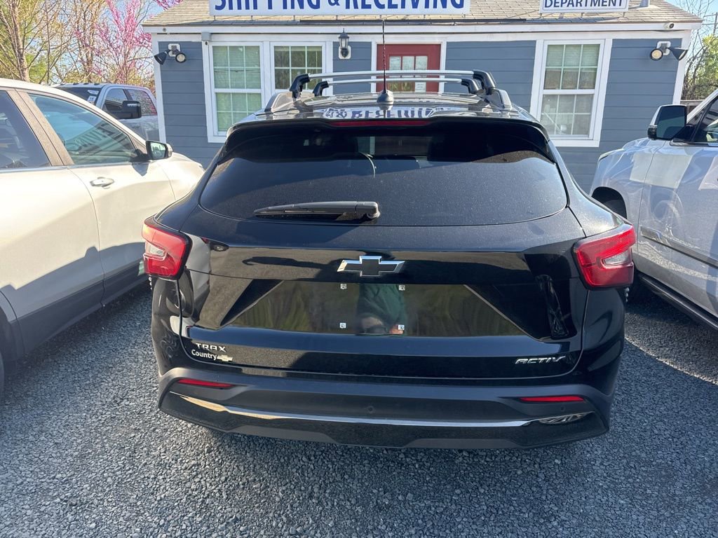 Used 2025 Chevrolet Trax ACTIV w/ Sunroof Package image 6