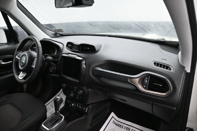 Used 2023 Jeep Renegade Latitude AWD/4WD image 9