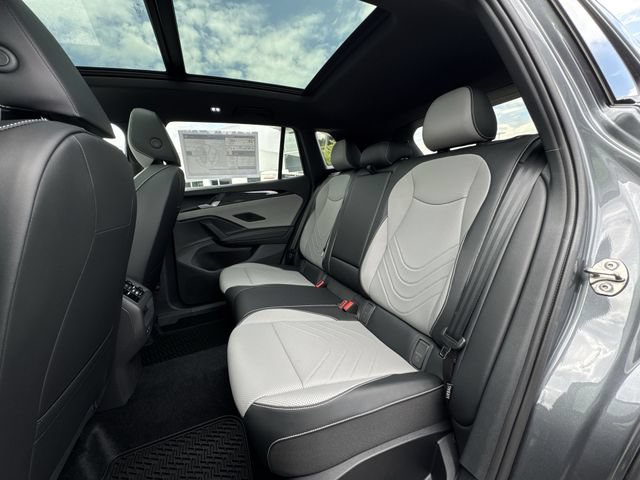 New 2026 Volkswagen Tiguan SE R-Line FWD image 25