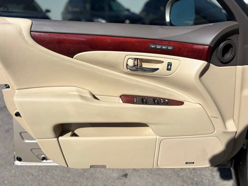 Used 2012 Lexus LS 460 image 9