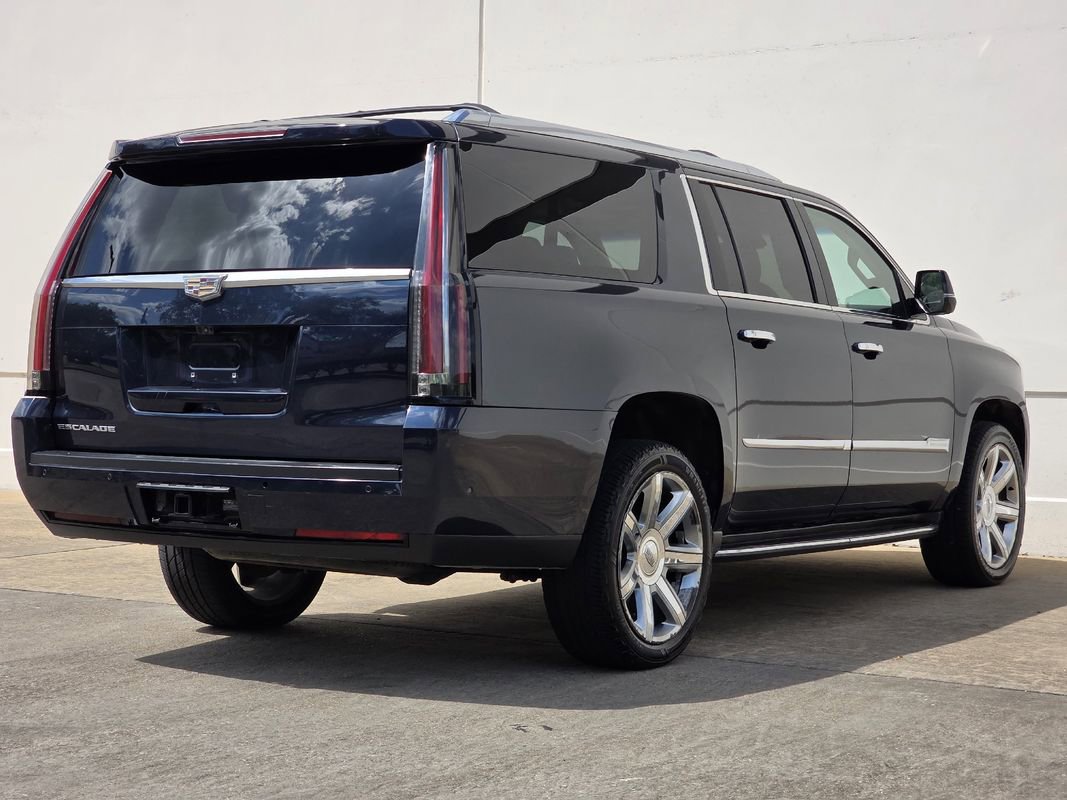 Used 2017 Cadillac Escalade ESV Luxury image 5