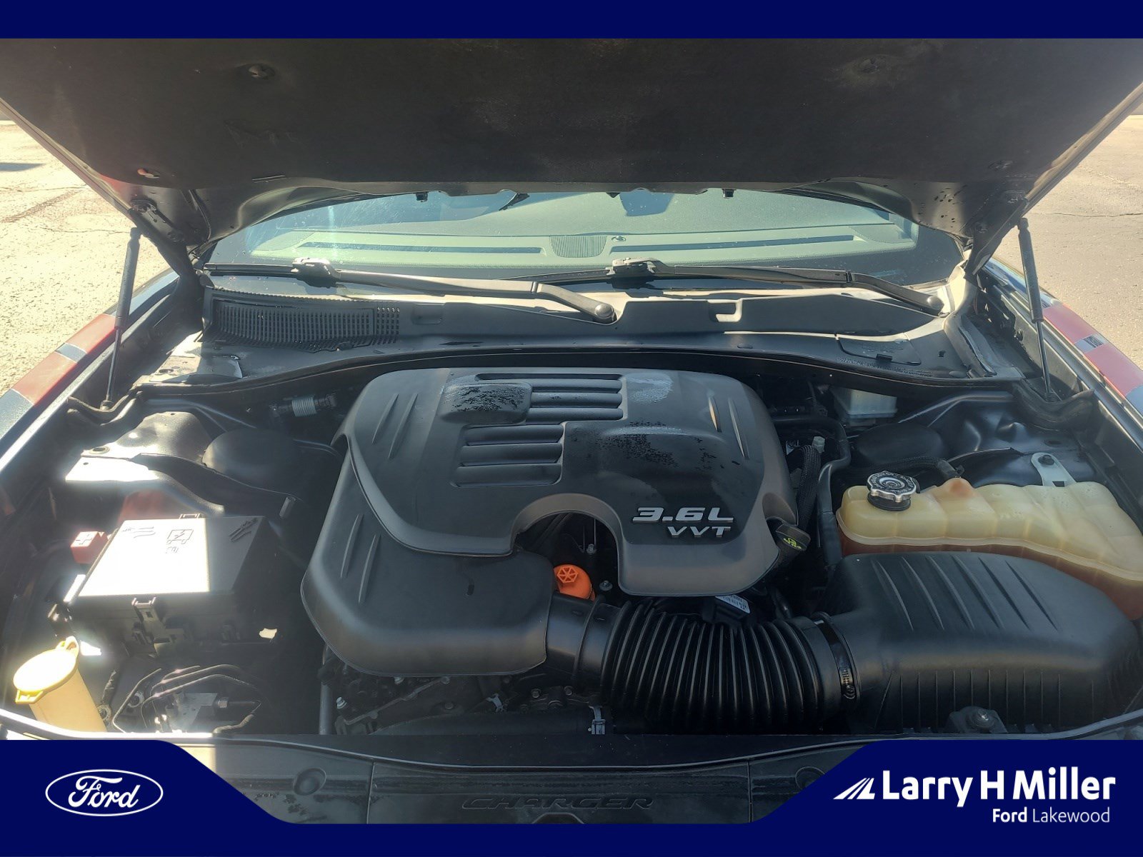 Used 2017 Dodge Charger SE w/ Blacktop Package image 23