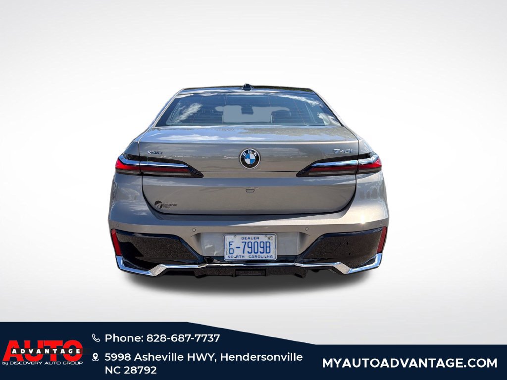 Used 2025 BMW 740i xDrive AWD/4WD image 4