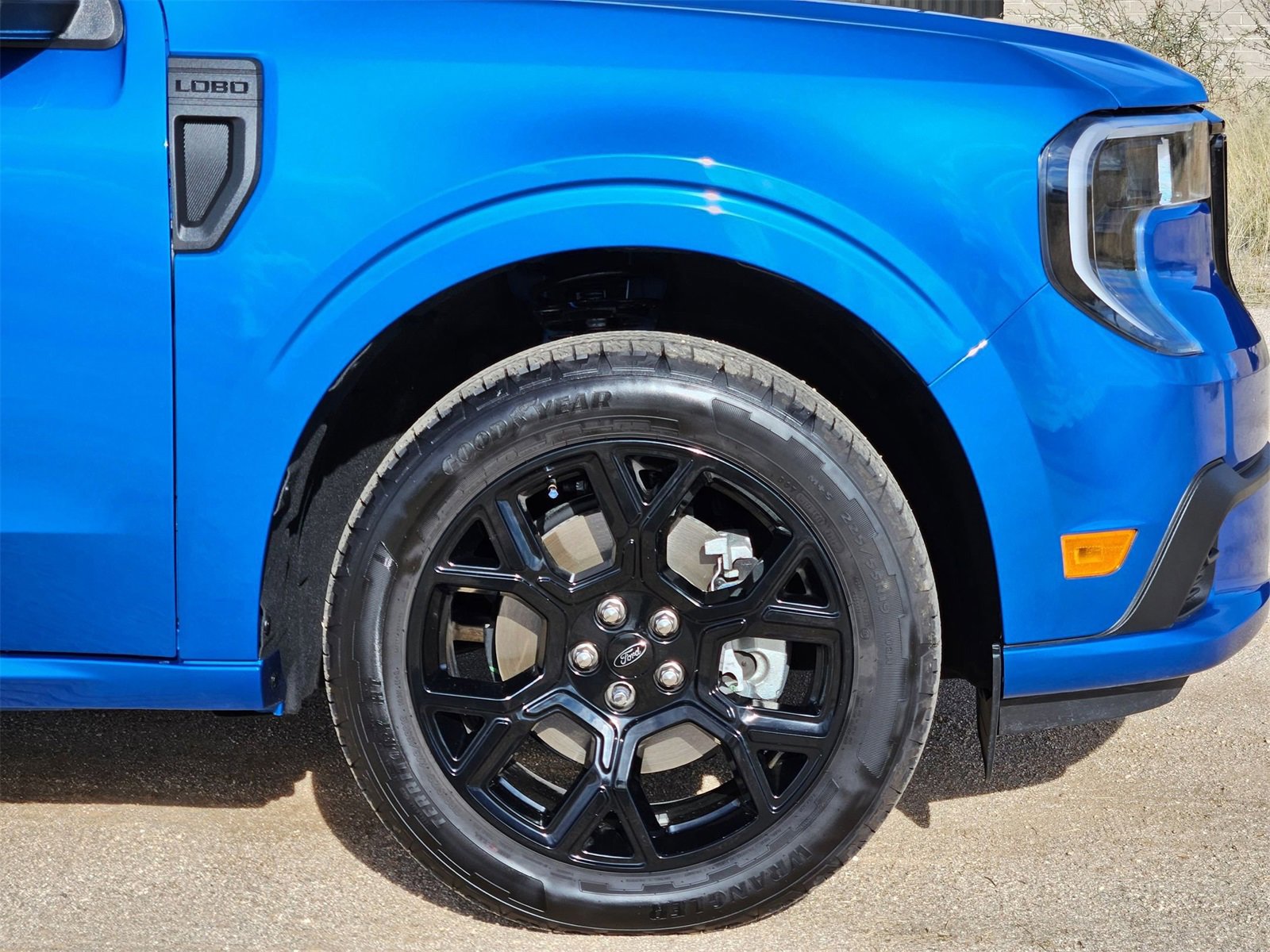 Used 2025 Ford Maverick Lobo image 23