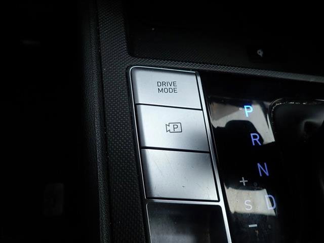 Used 2025 Hyundai Elantra SEL FWD image 19