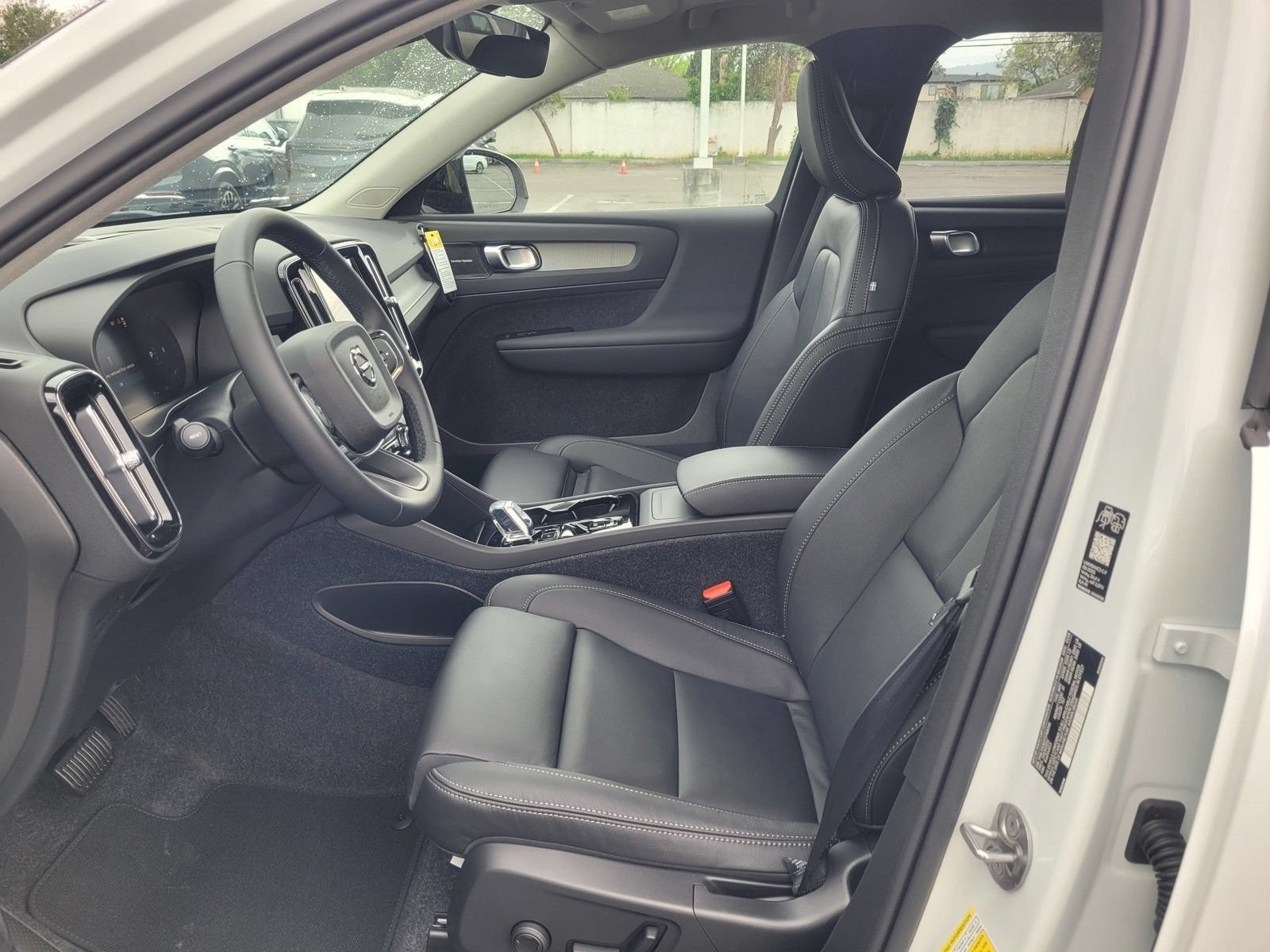 New 2026 Volvo XC40 B5 Ultra w/ Climate Package AWD/4WD image 12