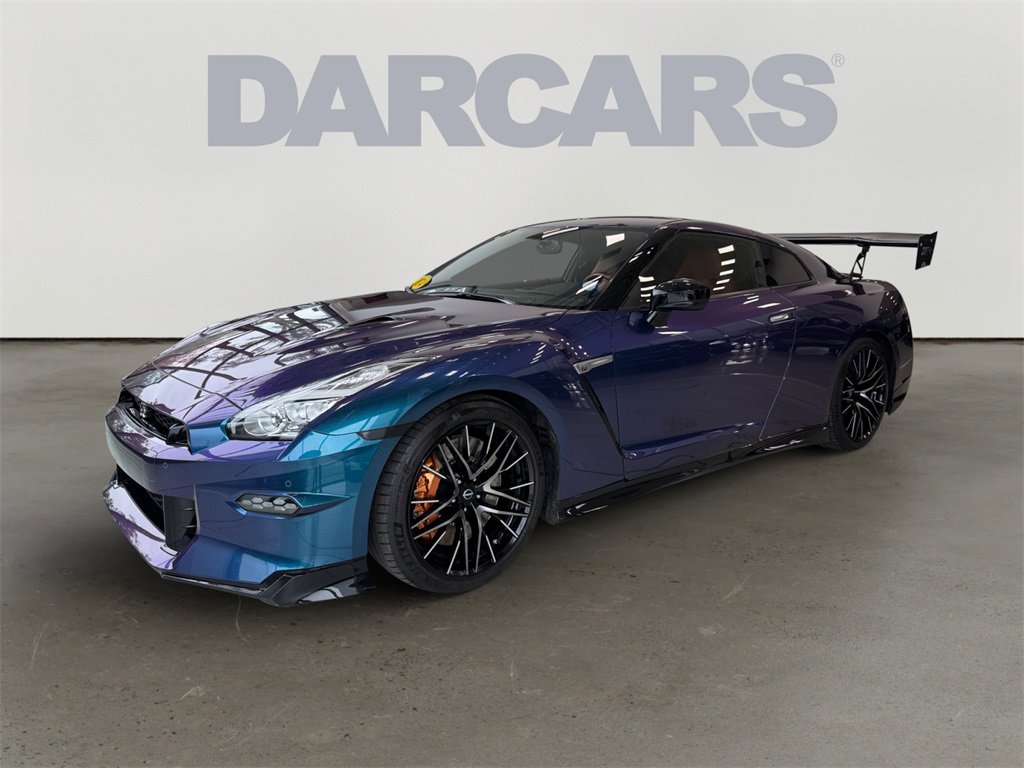 Used 2024 Nissan GT-R Premium w/ Premium Interior Package image 3