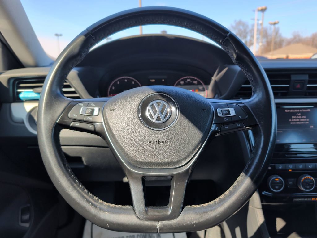 Used 2020 Volkswagen Passat 2.0T SE image 11