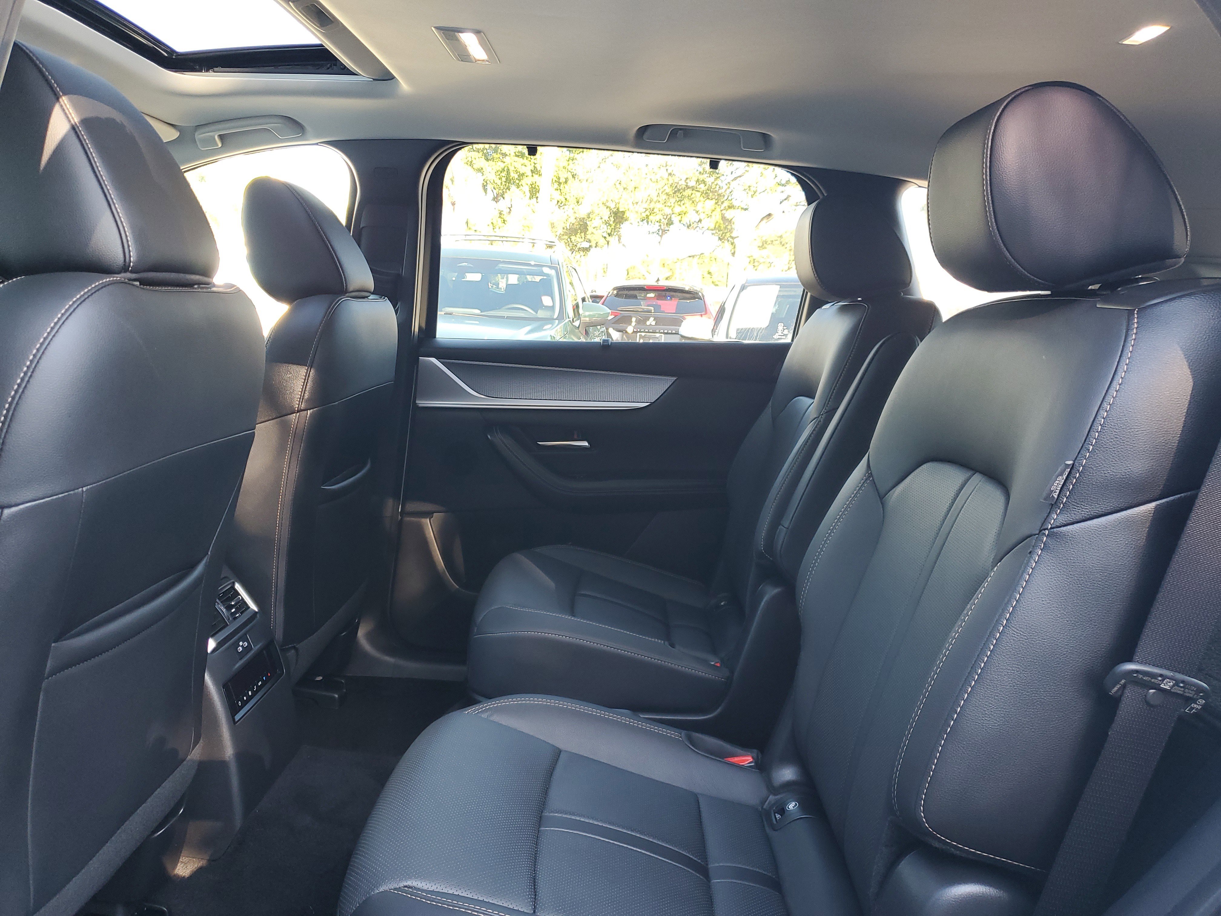 Used 2025 MAZDA CX-90 3.3 Turbo w/ Preferred Package image 13