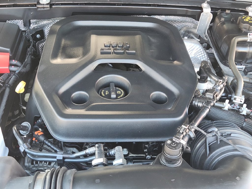 Used 2025 Jeep Wrangler Unlimited Sahara AWD/4WD image 30