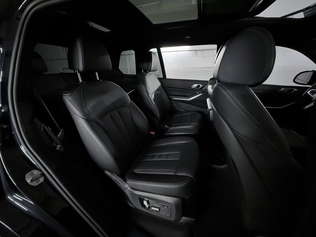 Used 2022 BMW X7 xDrive40i w/ M Sport Package image 27